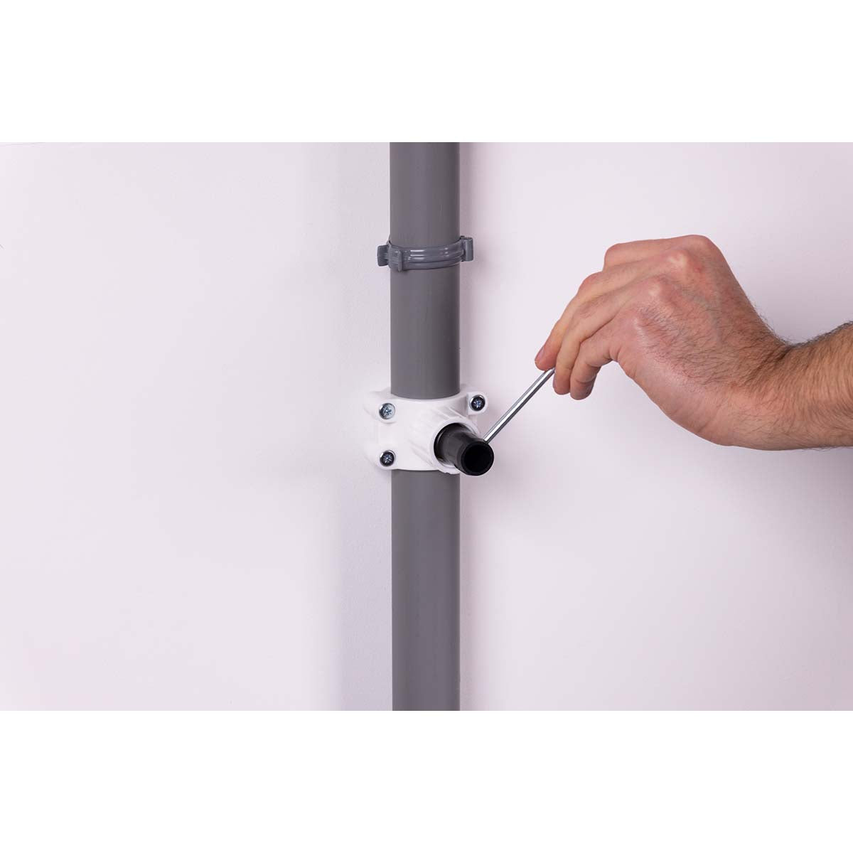 brida de desagüe autoperforante